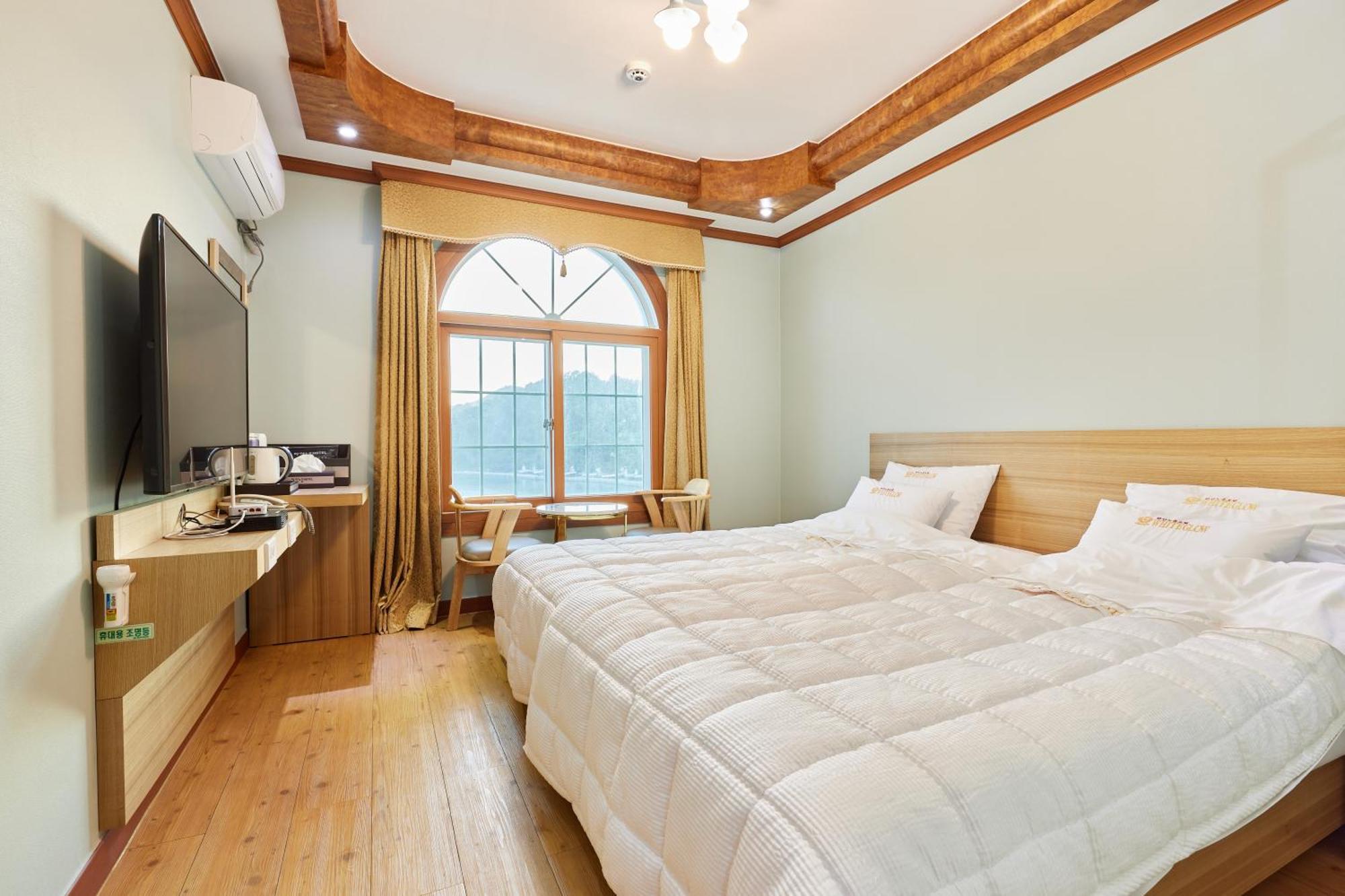 Goheung Hayan Noeul Hotel Pokoj fotografie