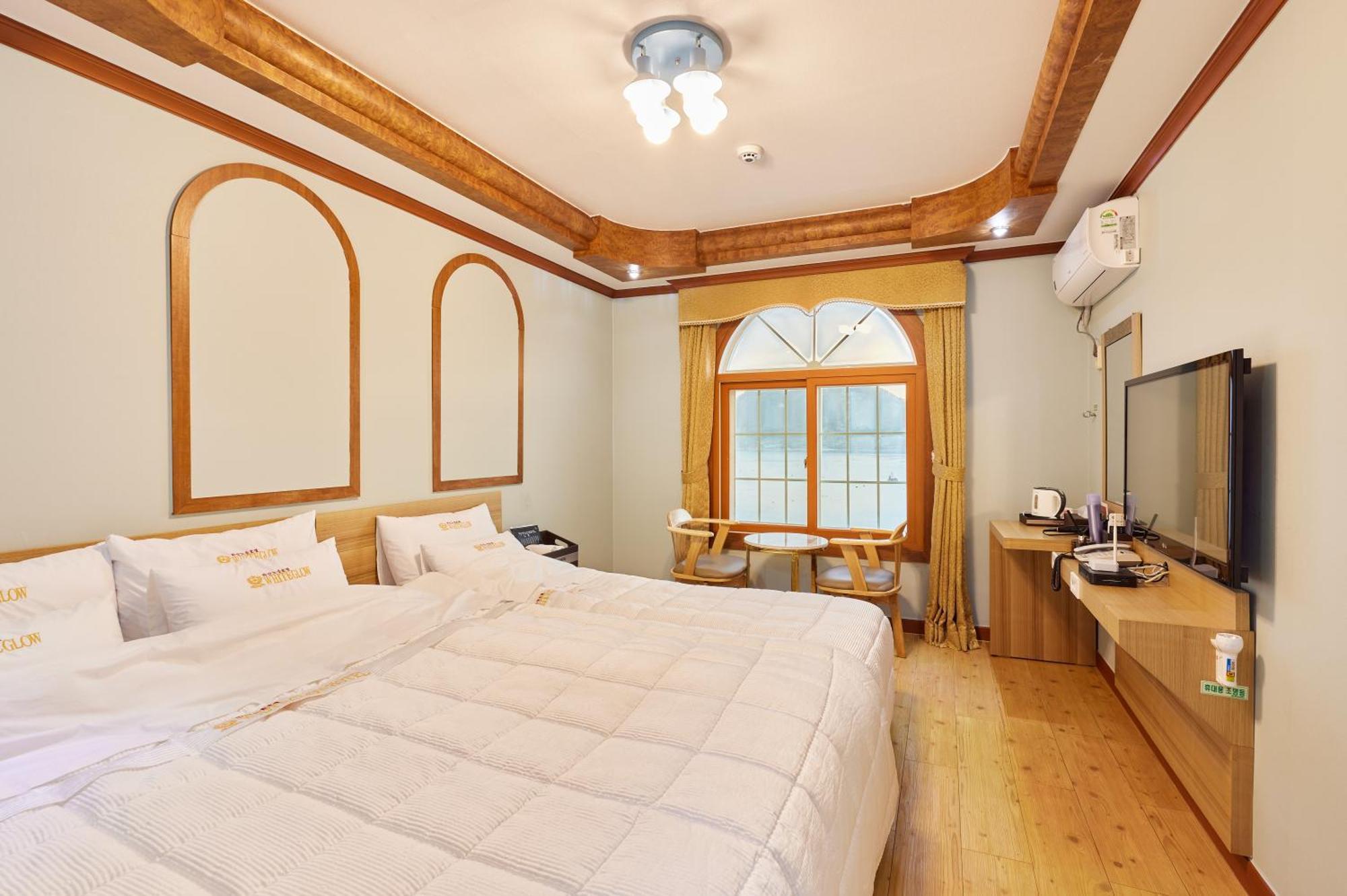 Goheung Hayan Noeul Hotel Pokoj fotografie